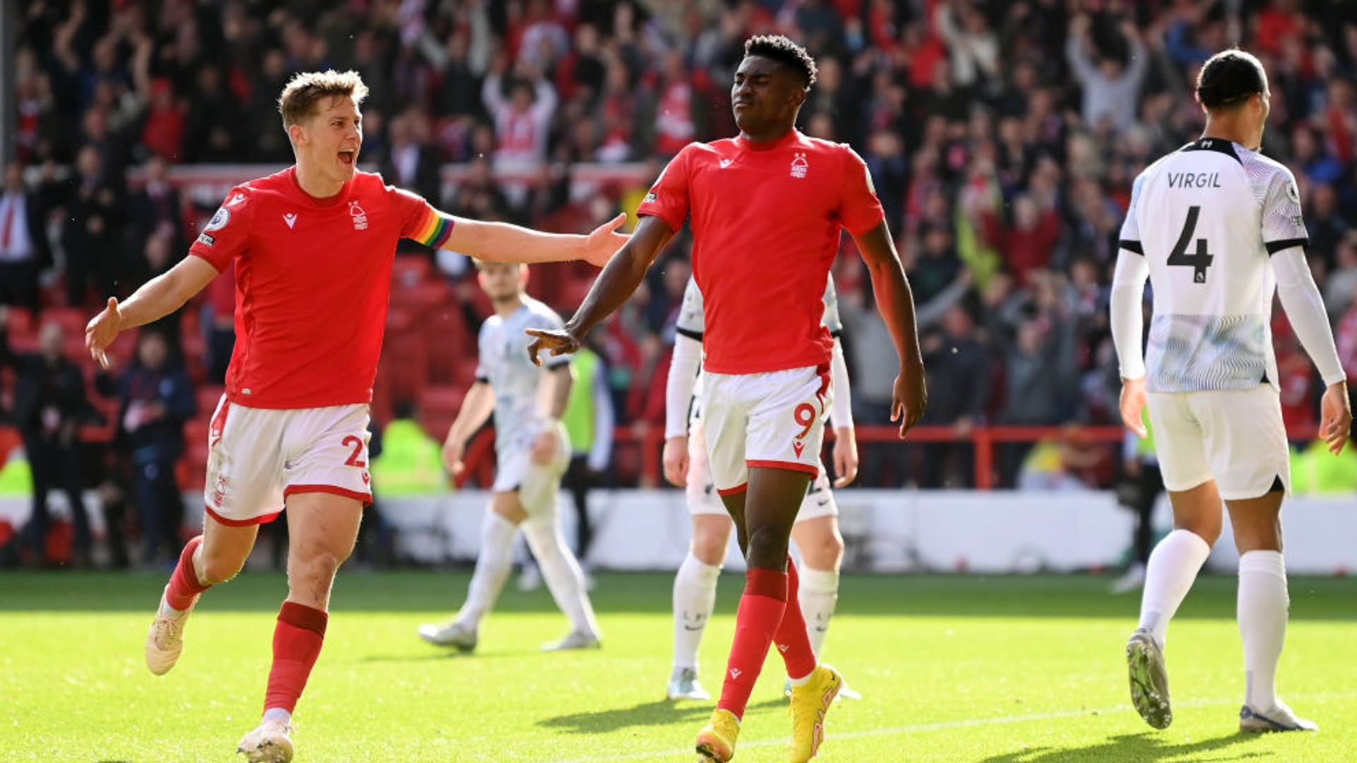 官方：切尔西签下18岁前锋杰西-德里，签约至2029年.